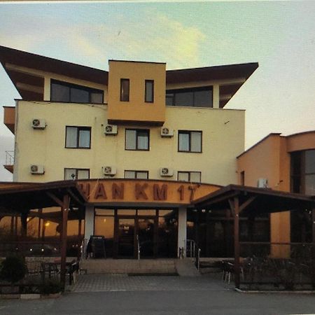 Han Km 17 Jucu de Mijloc エクステリア 写真